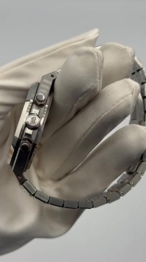 Audemars Piguet 78531 — Crown and pushers view from vendor video