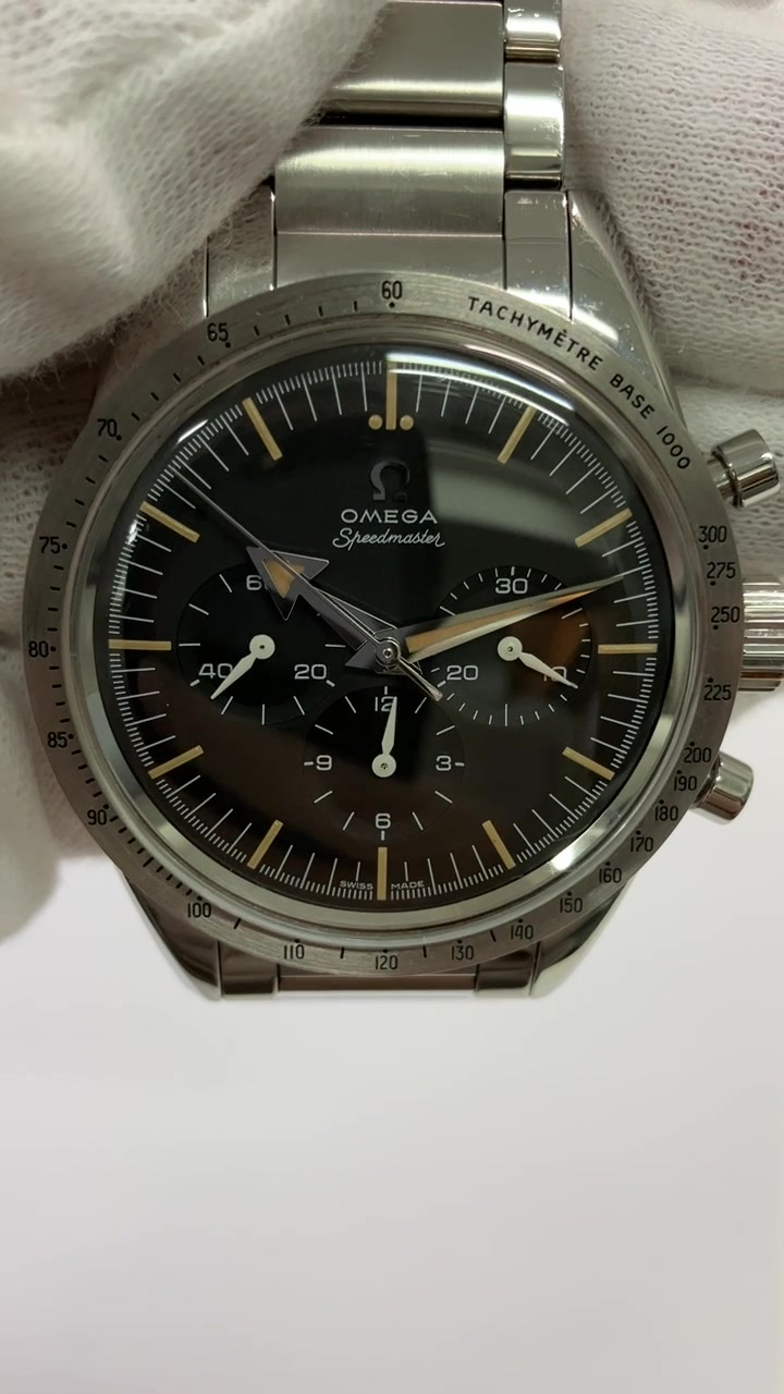 Omega Speedmaster stock 78564 — Front from vendor video