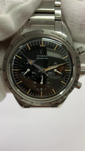 Omega Speedmaster stock 78564 — Front from vendor video