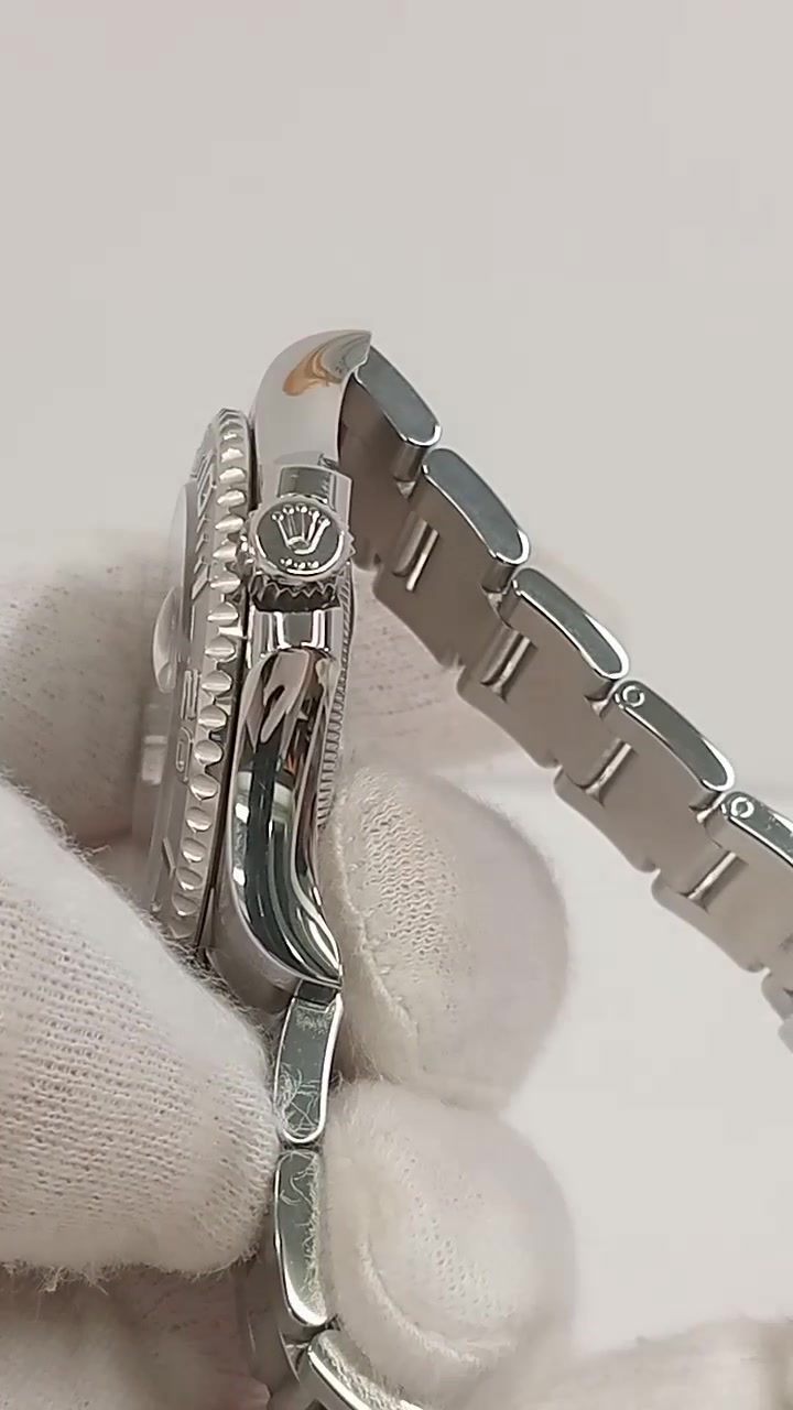 Rolex Yacht-Master Ref 126622 stock 78821 Crown side from vendor video