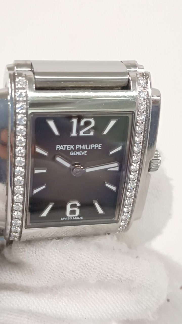 Patek Philippe stock 81066 Front from vendor video