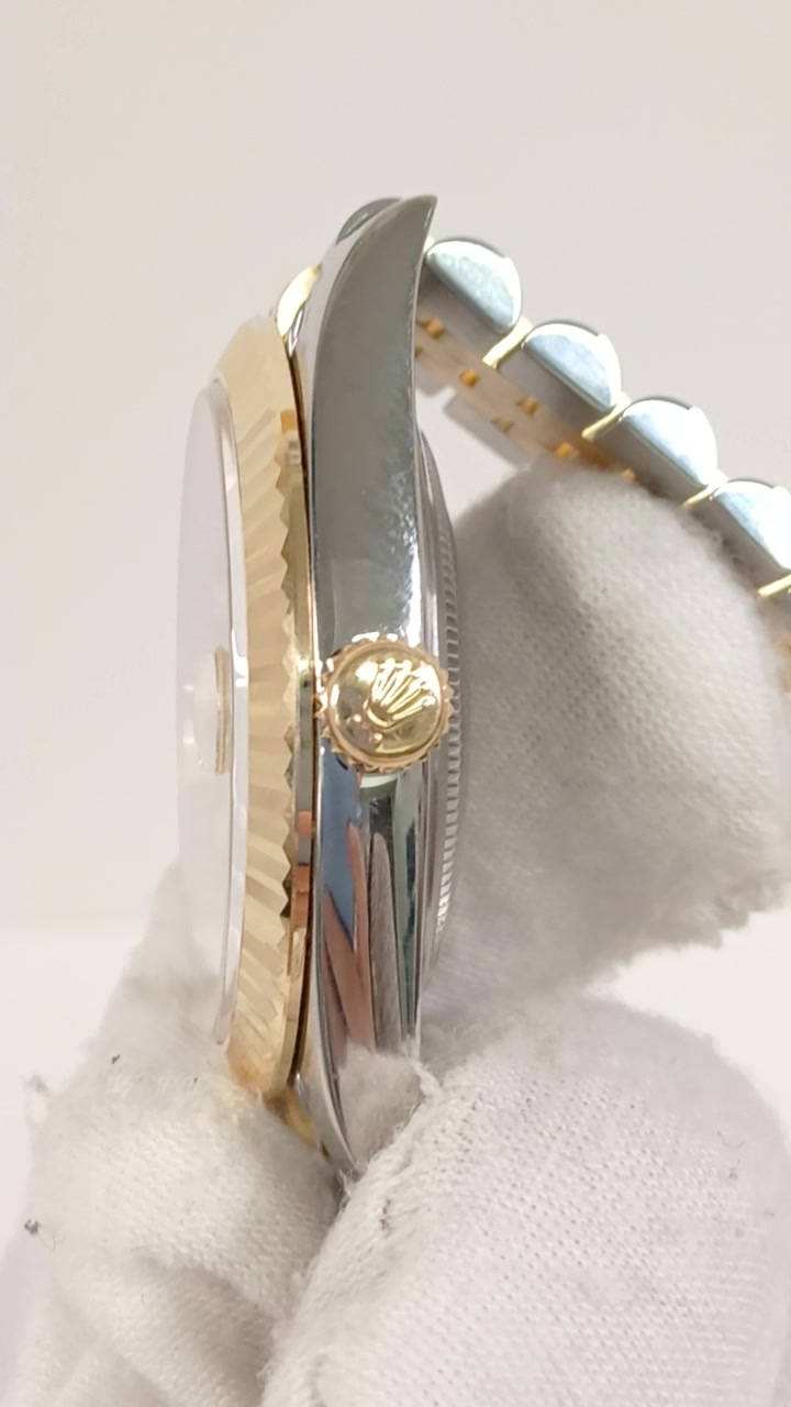 Rolex 126333G stock 81580 Crown side from vendor video