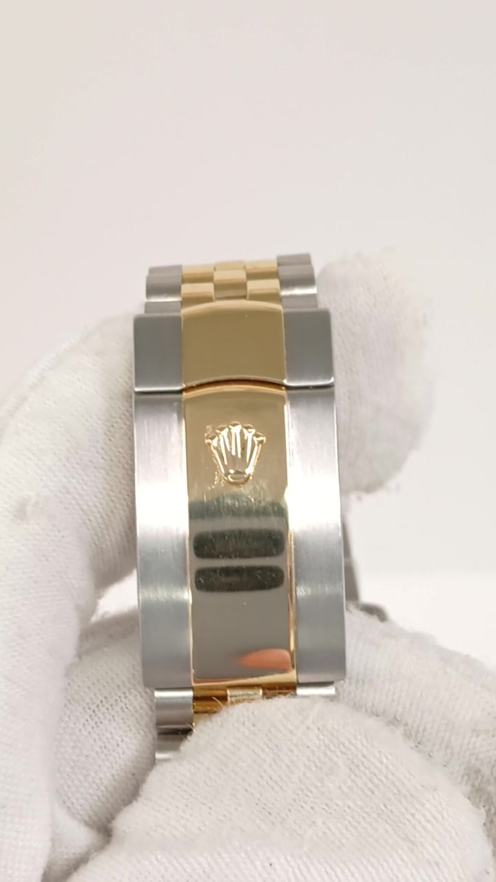 Rolex 126333G stock 81580 Clasp from vendor video