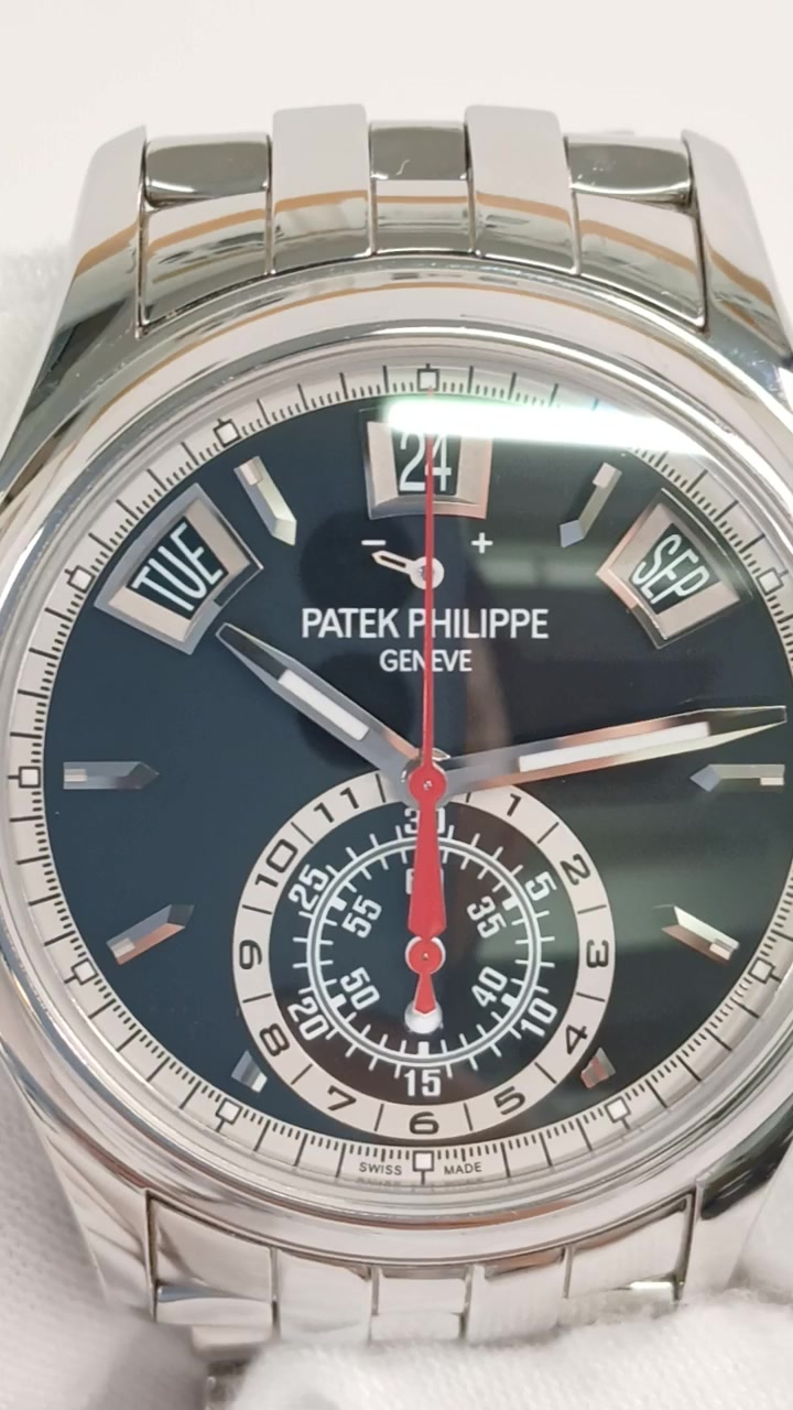 Patek Philippe 5960/1A-010 stock 82262 Front from vendor video
