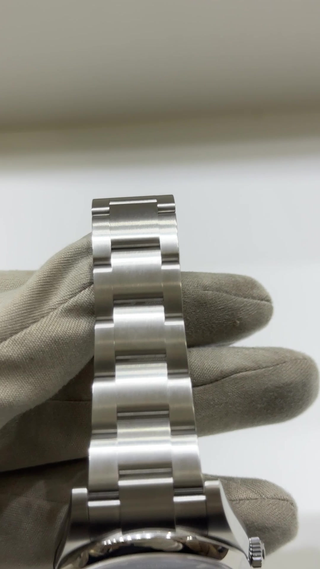 Rolex 83340 — Bracelet — video frame
