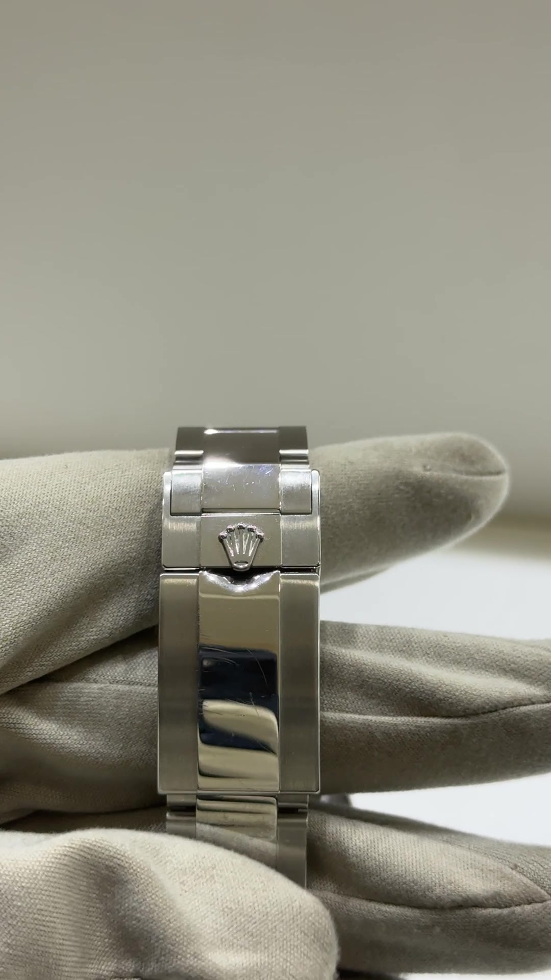 Rolex stock 84123 Clasp and bracelet from vendor video