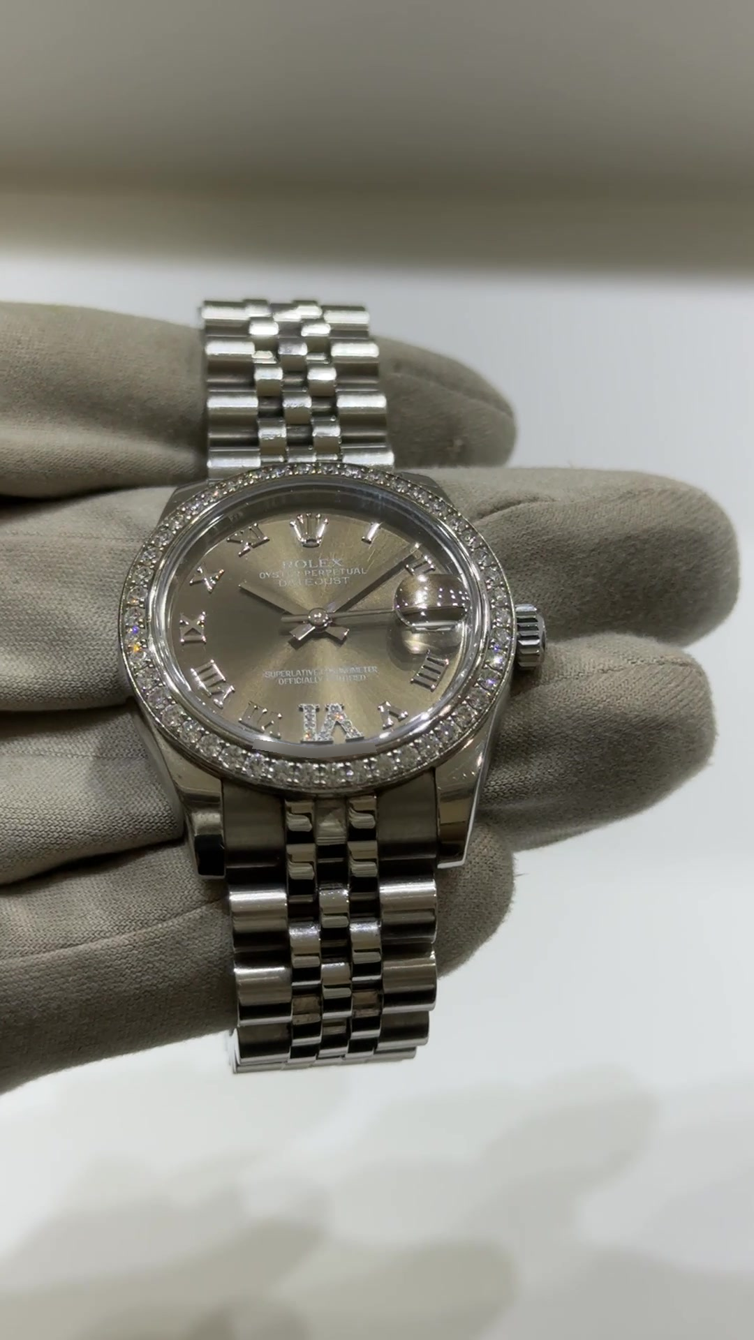 Rolex stock 84162 Front from vendor video