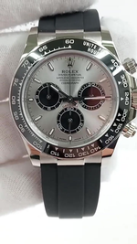 Rolex Daytona stock 84532 Front from vendor video