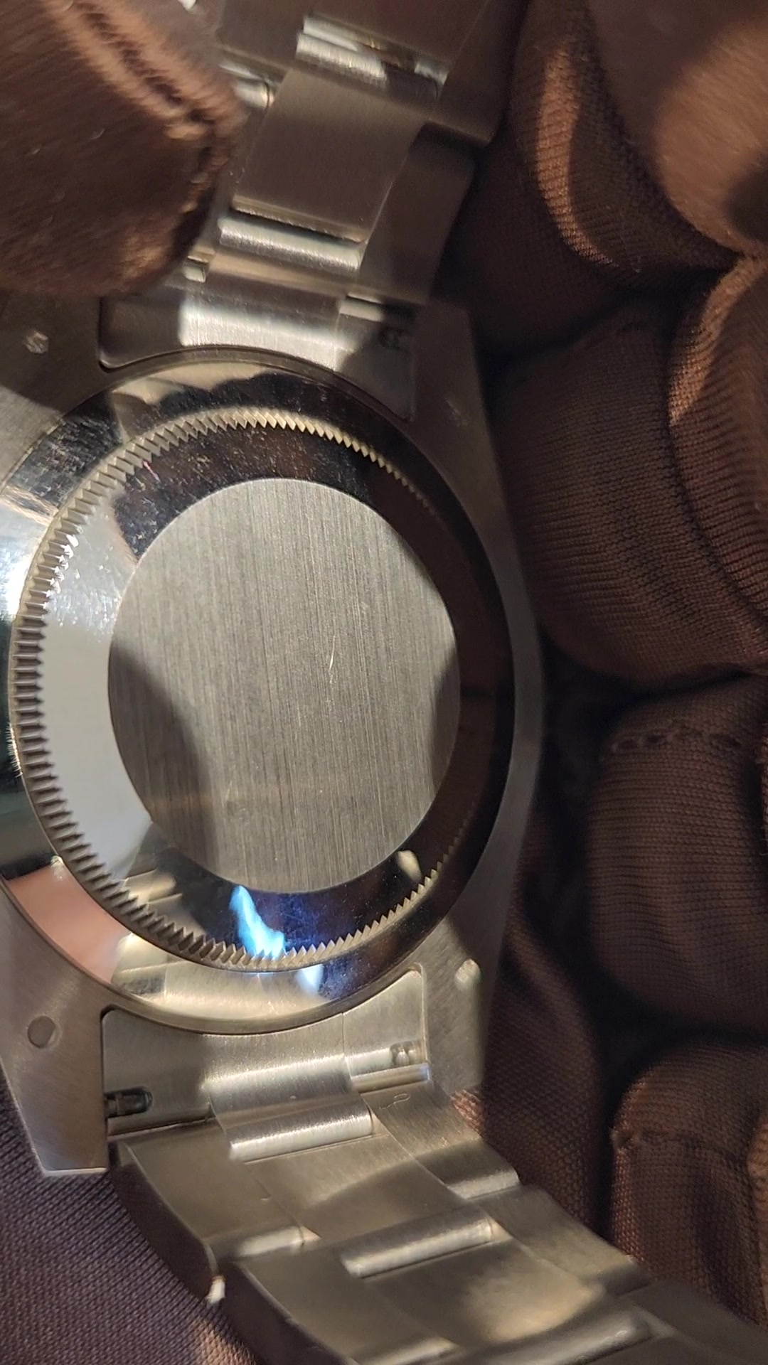 Rolex Submariner stock 88183 — Caseback from vendor video