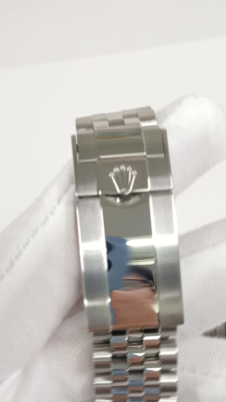 Rolex 126710BLRO stock 90440 Clasp from vendor video