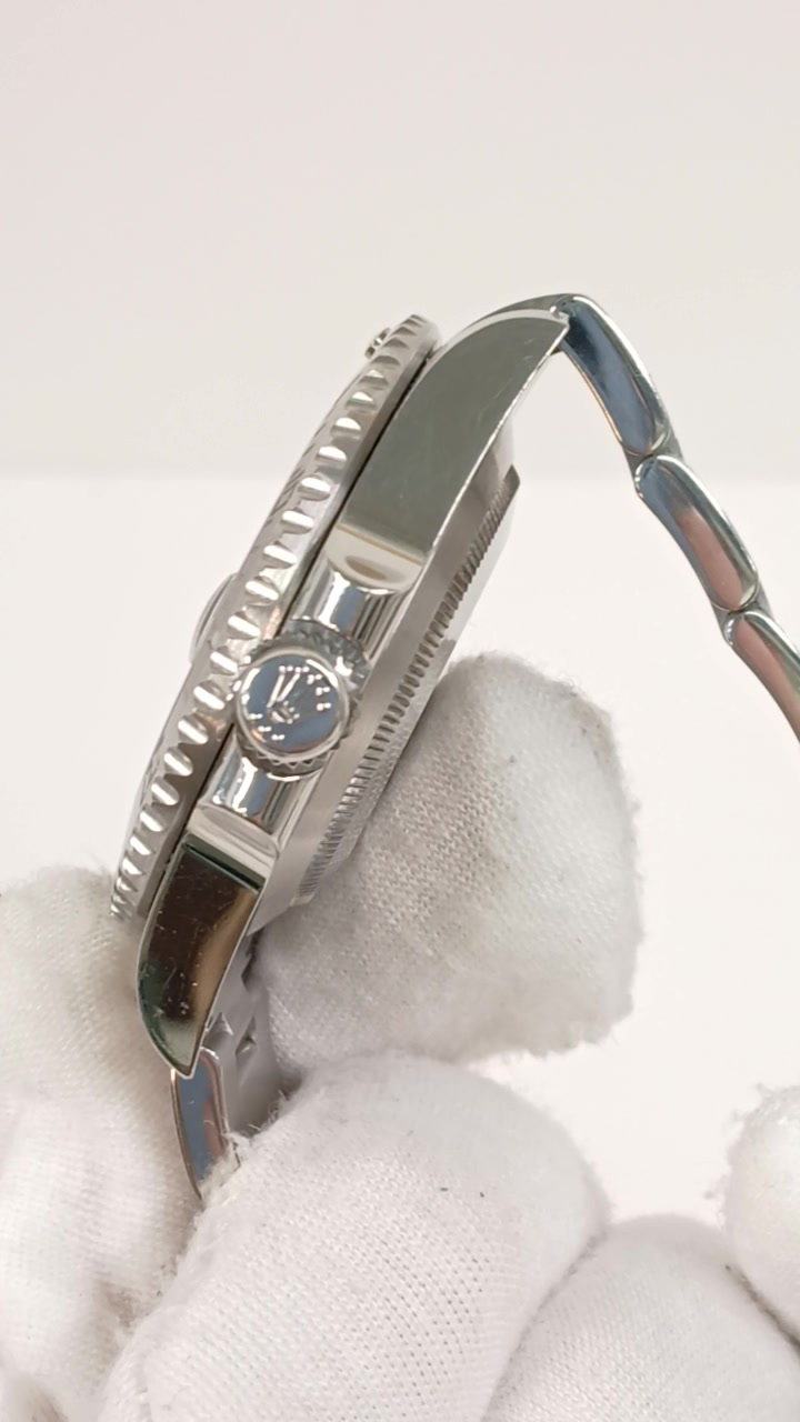 Rolex Submariner stock 92361 — Crown side from vendor video