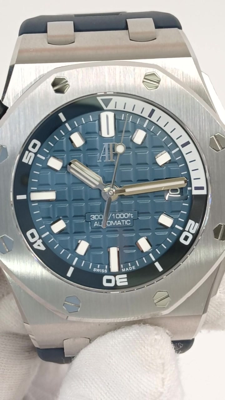 Audemars Piguet 15720ST.OO.A027CA.01 stock 94786 Front from vendor video