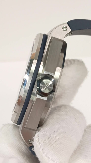 Audemars Piguet 15720ST.OO.A027CA.01 stock 94786 Crown side from vendor video