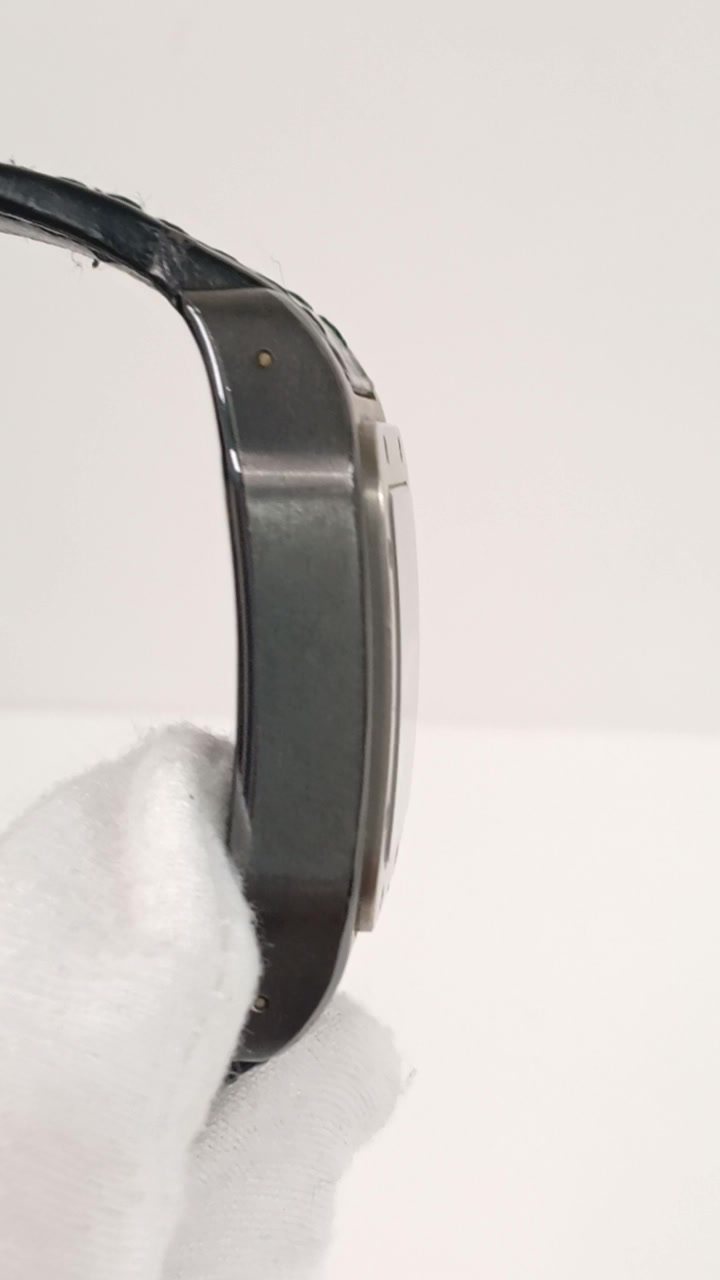 Cartier Santos stock 95524 — Side from vendor video