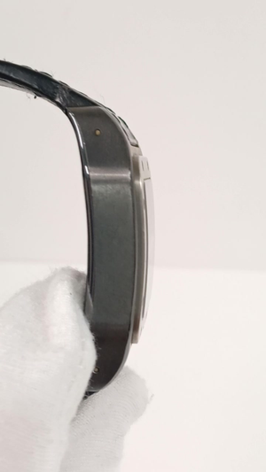 Cartier Santos stock 95524 — Side from vendor video