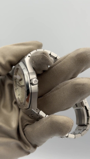 Audemars Piguet Royal Oak stock 95818 Crown from vendor video