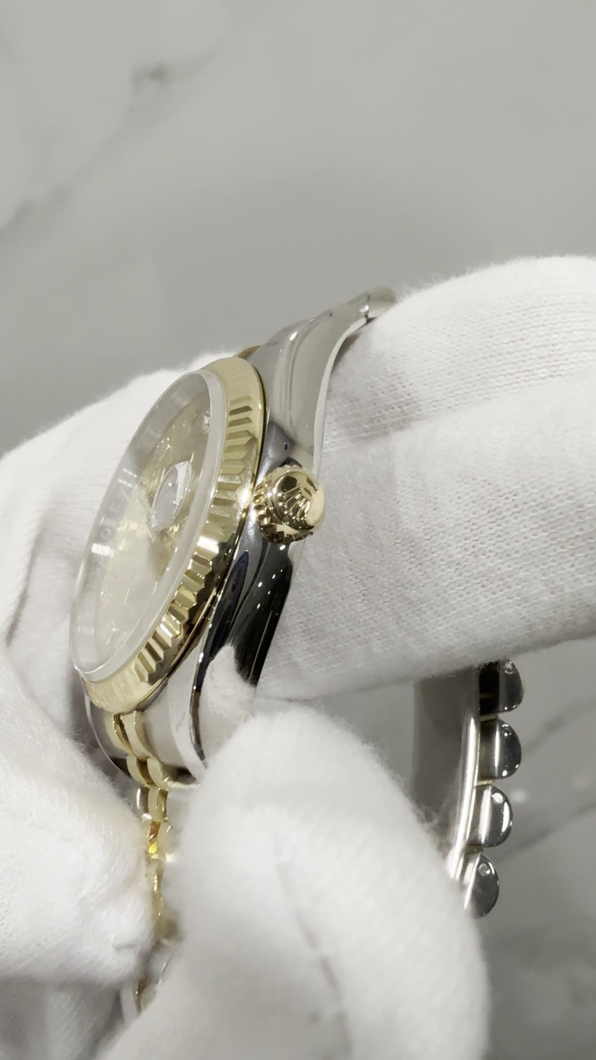 Rolex Datejust 36mm Steel and Yellow Gold — Side profile; stock 96545