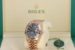 Rolex Sky-Dweller 'Annual Calendar Dual Time Zone', Grey Sundust Dial, Fluted Bezel - 18kt Rose Gold on Jubilee Bracelet